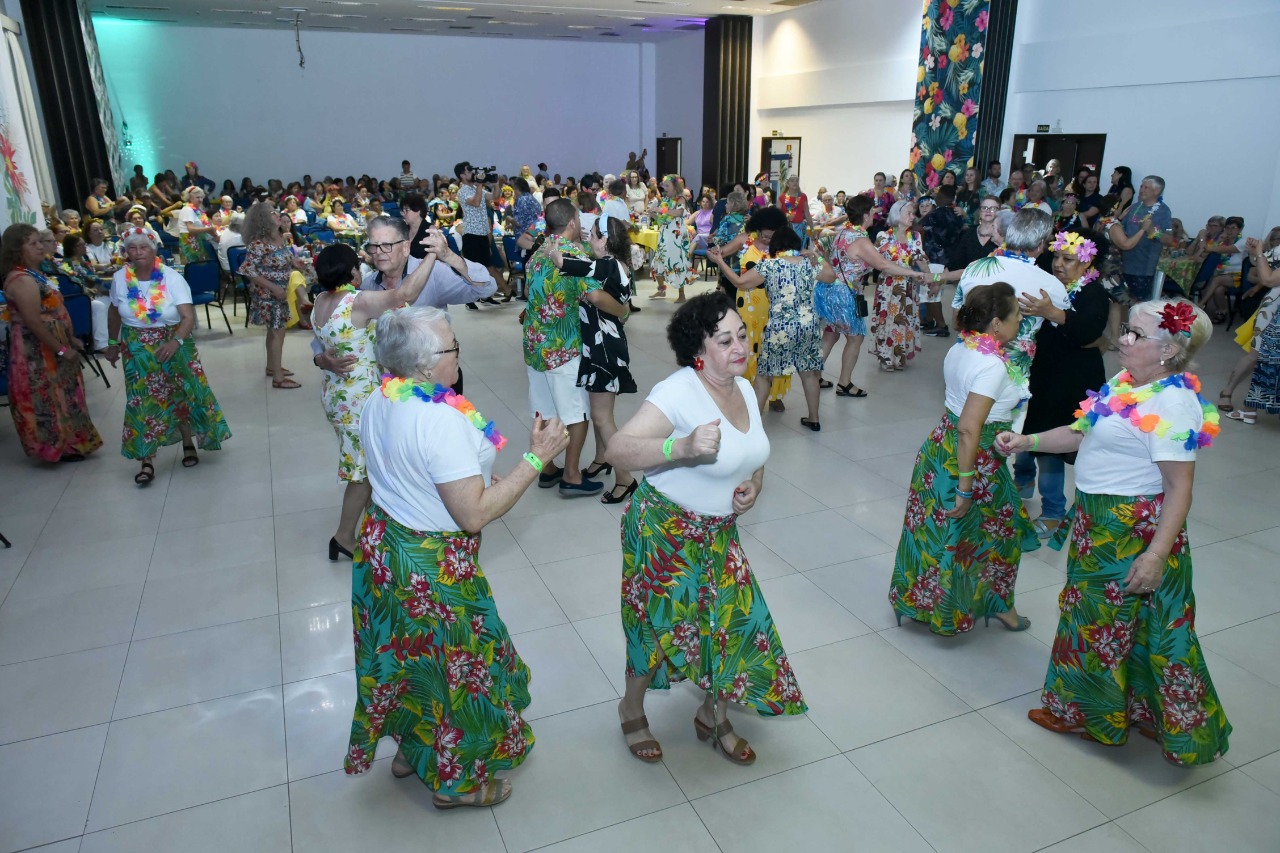 Penúltimo dia do Encontro Paranaense 60+ encerra com baile